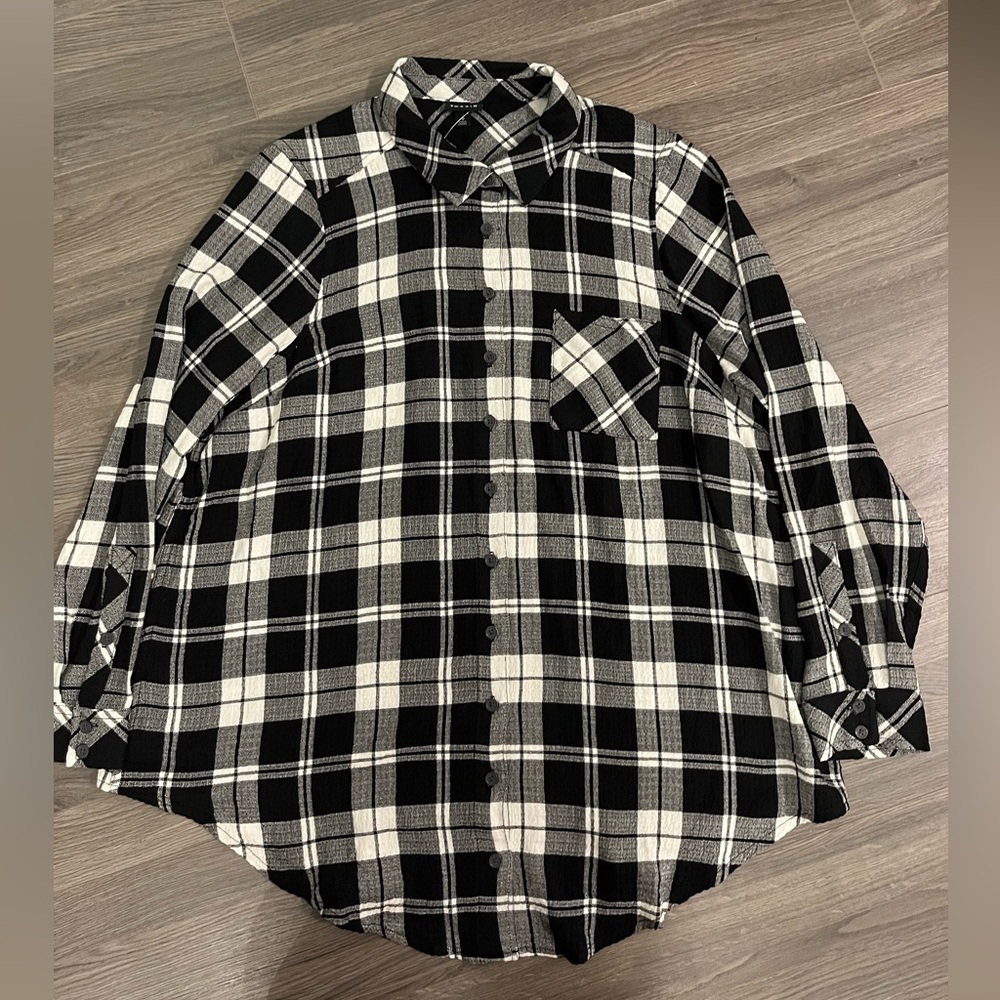 Torrid Size 0 - black and white plaid